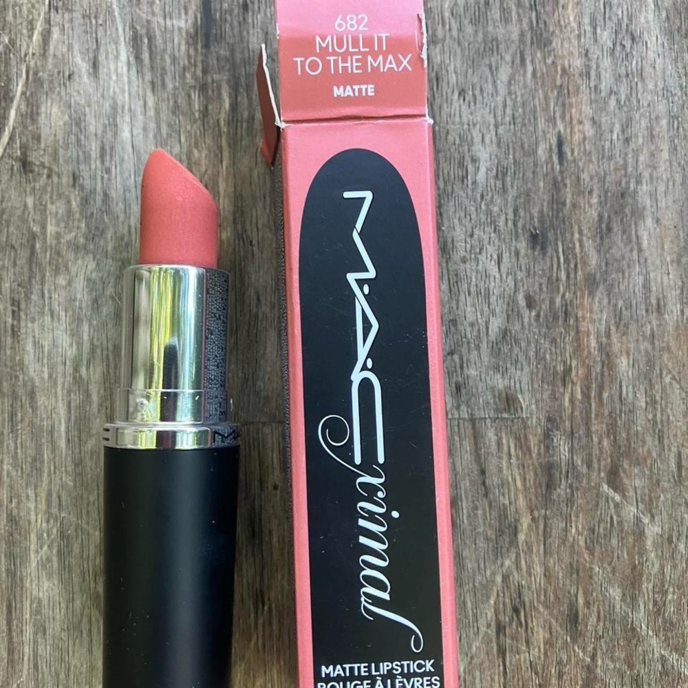 MAC Cosmetics Mull It To The Max Matte Lipstick - Coral Pink